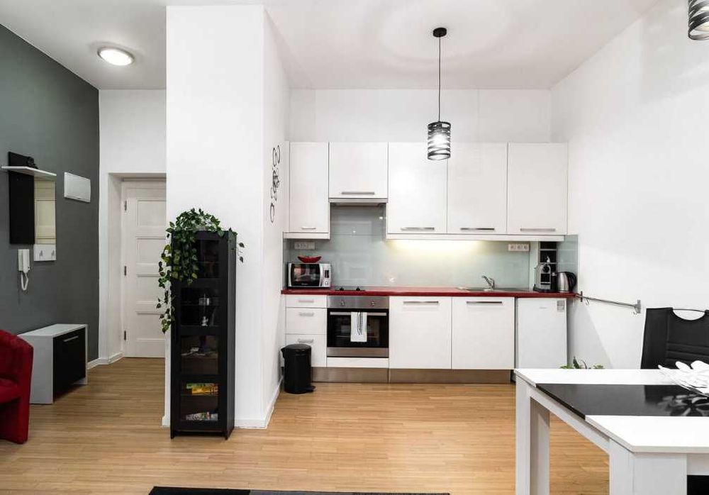 Дава се под наем Едностаен апартамент в Пловдив, Западен - 37 кв.м за 178.5 € - Снимка #2