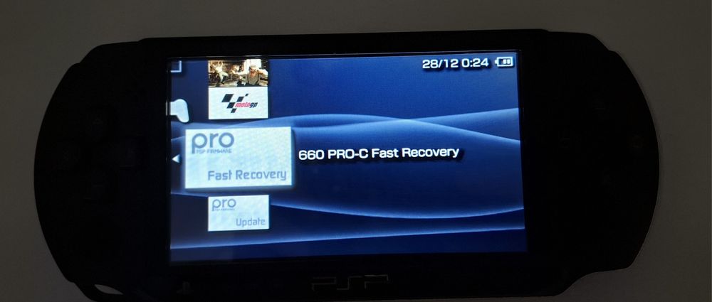 PSP Sony E1004 funtional + modat + jocuri incluse