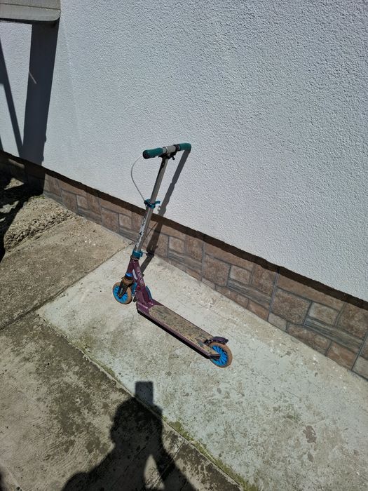 Trotineta copii 6-12 ani reglabilă pe înălțime, stare buna