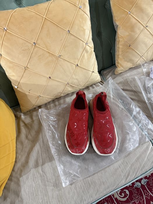 Мужская красная обувь