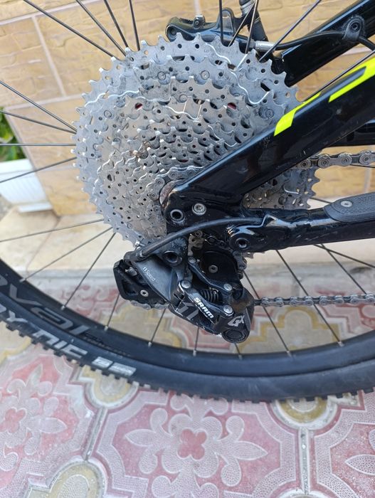 Specialized 29 цола Карбон