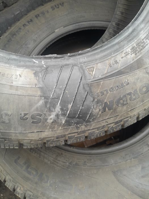 Срочно продам шины Нокиан 265/65/17