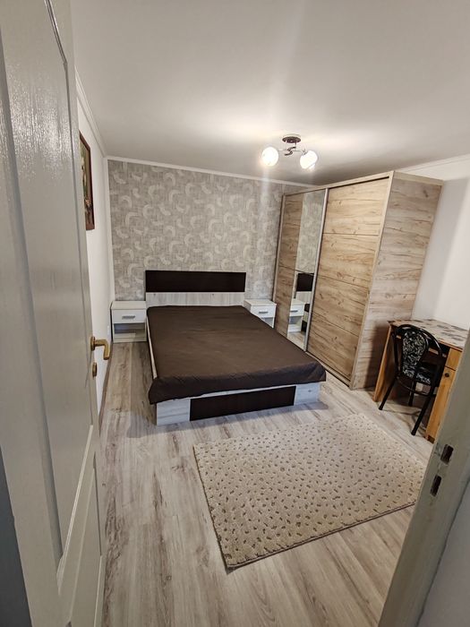 Închiriez apartament