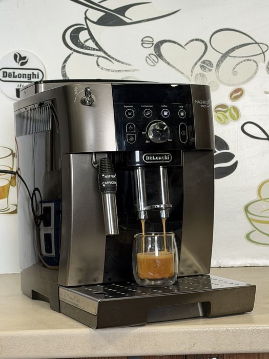 Кафемашина кафе автомат delonghi magnifica smart с гаранция