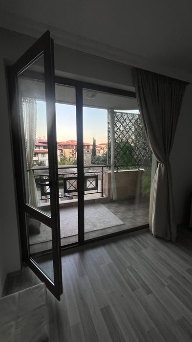 Дава се под наем Двустаен апартамент в Свети Влас - 60 кв.м за 300 € - Снимка #1