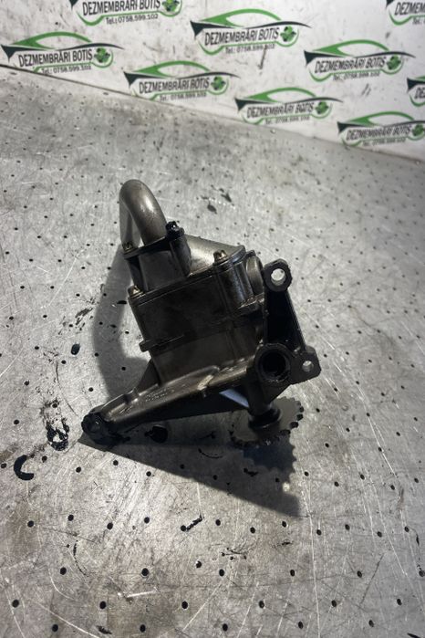 Pompa ulei A 646 181 02 47 Mercedes-Benz Sprinter a 2-a generatie 906