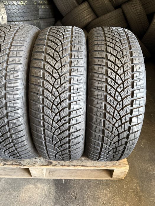 4 anvelope iarna 205/55/19 Goodyear ca NOI dot 2024!