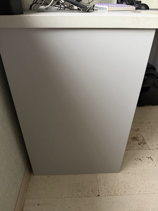 Угловой круглый стол