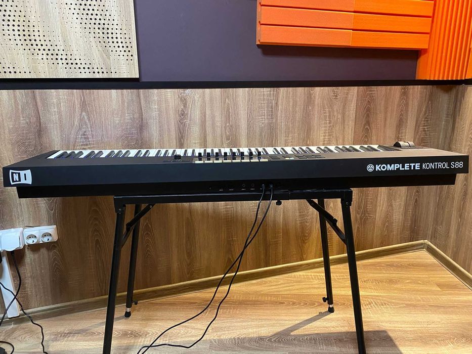 Native Instruments Komplete Kontrol S88 MK2 – Stare Excelenta