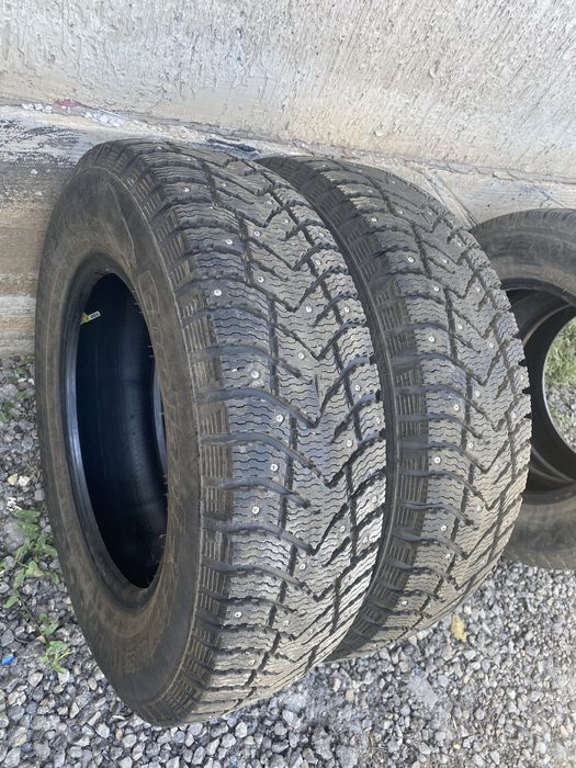 Шины зимние 215/70R16