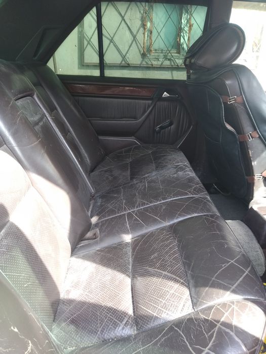 Мерседес Бенц 230