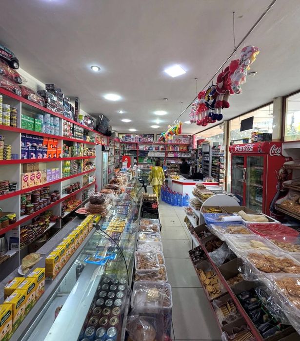 Uchtepa shirin choraxada nejiloy dokon sotiladi