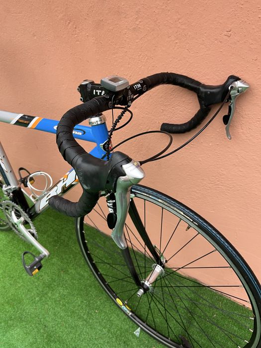 Като Нов Алуминиев Шосеен Велосипед BH 28цола 2х9 Внос Германия