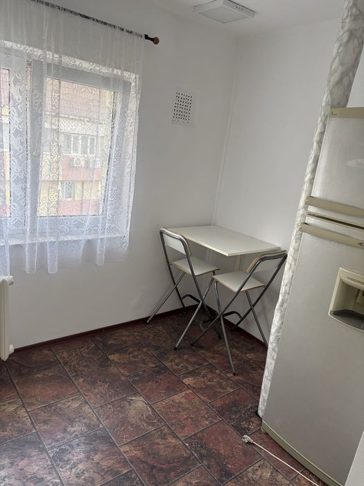 Proprietar inchiriez garsoniera Mall Vitan