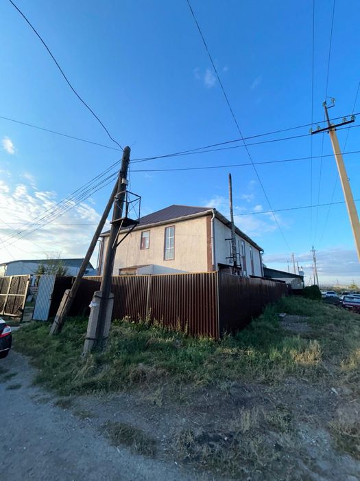 Продам дом 14 комнат.(общежитие)