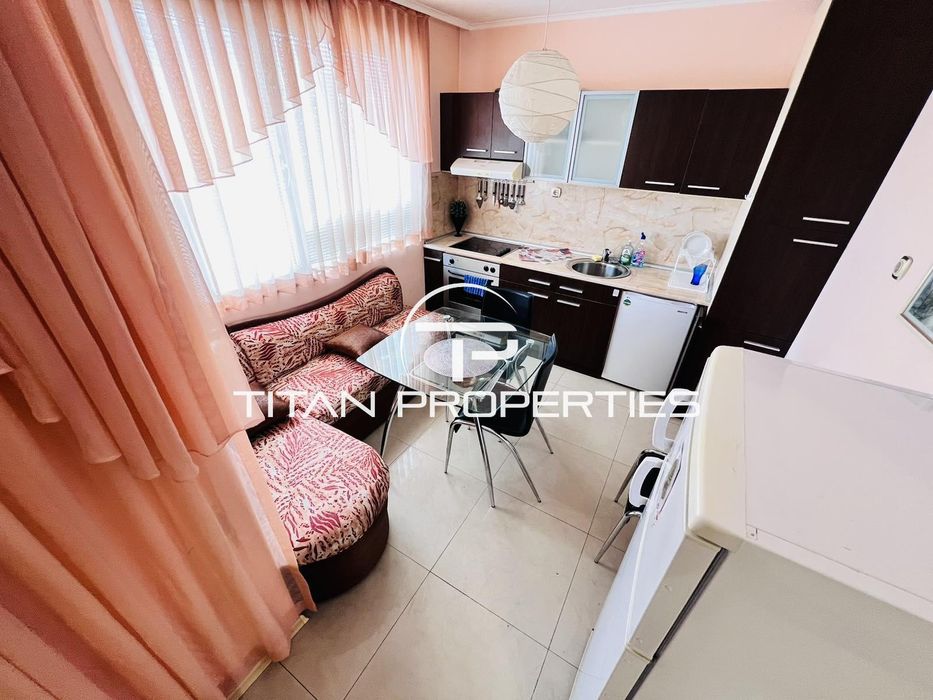 Дава се под наем Двустаен апартамент в Бургас, Център - 64 кв.м за 433.5 € - Снимка #2