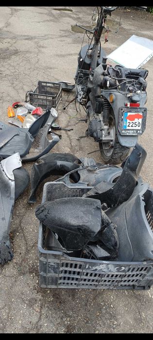 Продавам  Piaggio Fly 50 на части