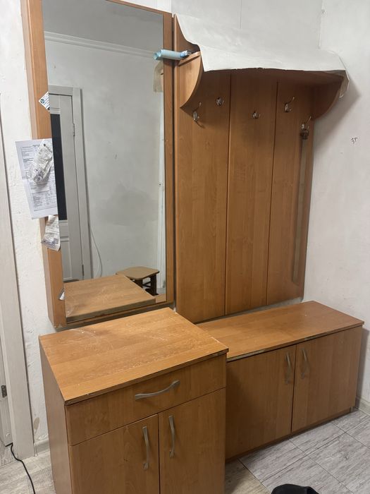 Прихожая б/у , усолка