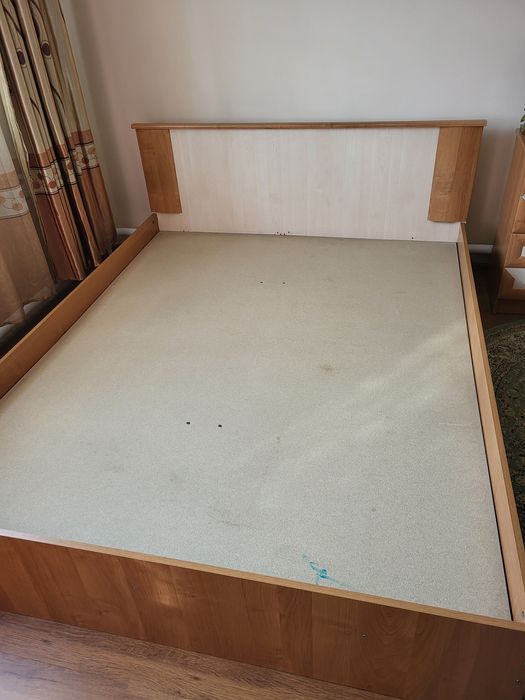 Продам кровать двухспальную