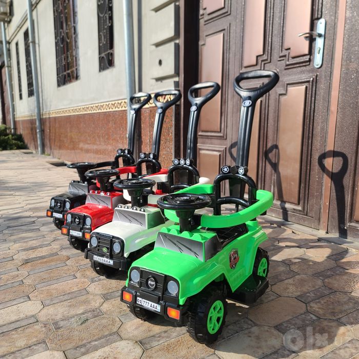 Машина каталка детская с ручкой толокар