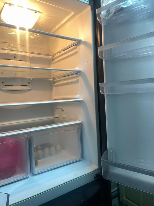 Холодильник Hotpoint Ariston