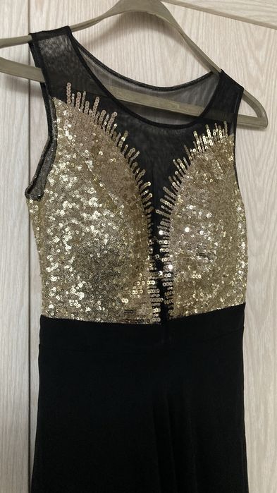 Официална, елегантна рокля черно и златно