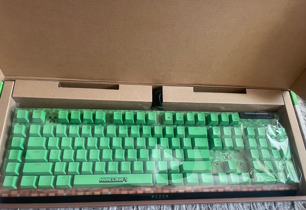 Tastatura Razer Blackwidow V4X Minecraft edition