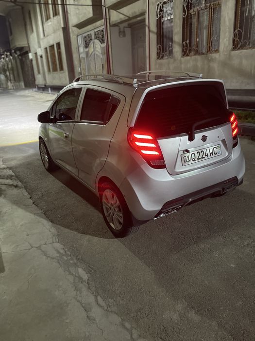 spark srocna sotiladi