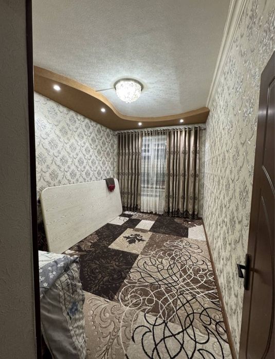 Сергелийский район 6а машина базар продаётся 2/2/7 квартира. Срочно.