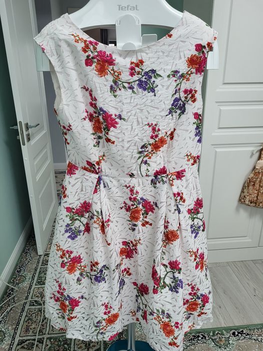 Продам платья, вверхнию одежду, обувь