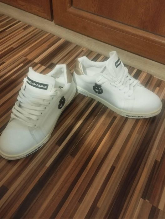 Vand urgent adidasi de calitate