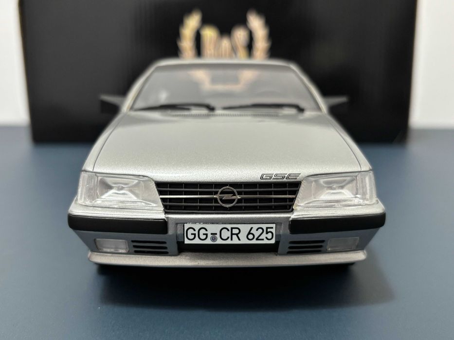 macheta Opel Monza 1:18 BoS