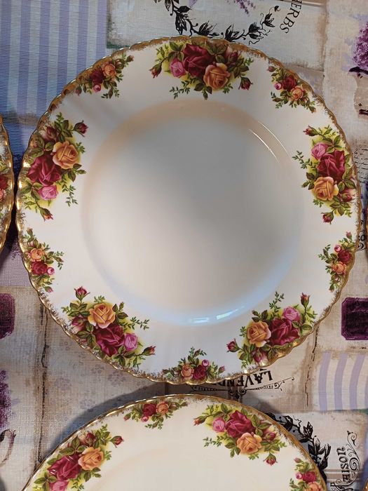 Royal Albert Old Country Roses чинии големи за основно 26 см.