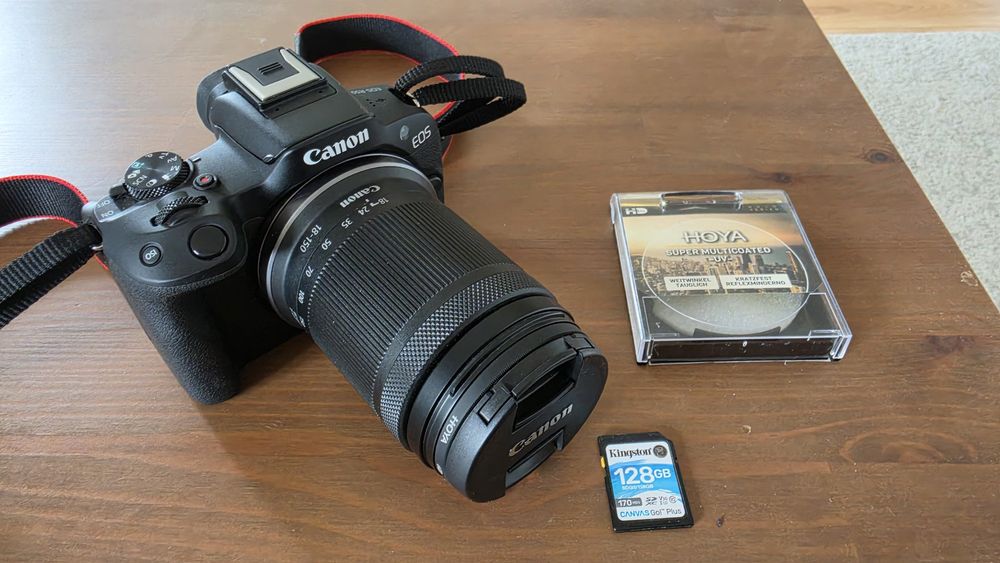 Canon EOS R50 + RF-S 18-150mm IS STM + accesorii | 128GB