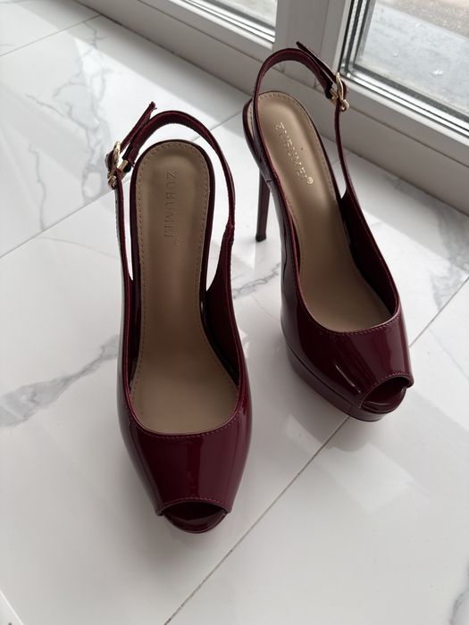 Новые туфли бордовые