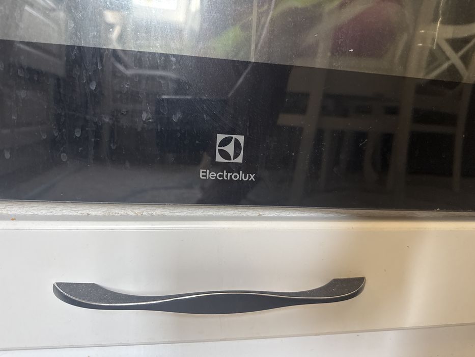 Духовой шкаф Electrolux