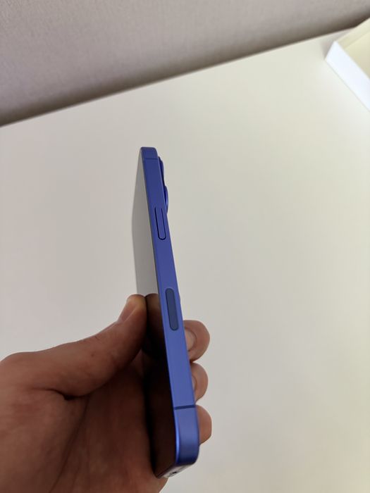 Продам iPhone 16 128 gb