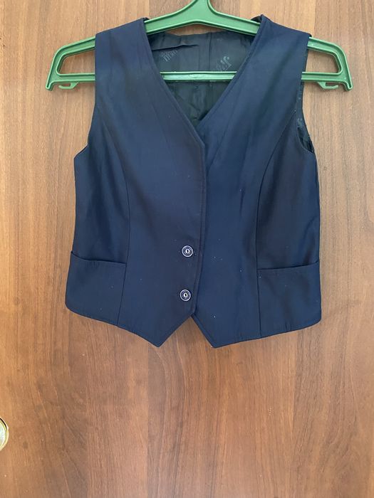 Безторг . Школьную  форму  продам