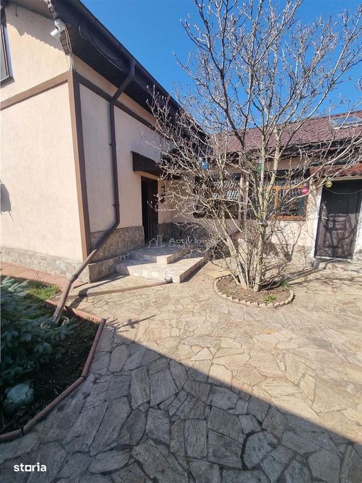 Casa-vila si teren in Nanov
