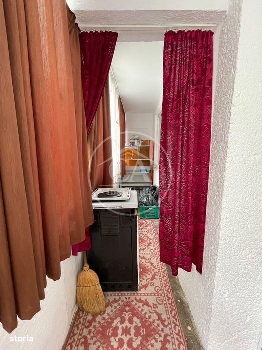 Apartament de vânzare cu 3 camere în zona Dacia, Oradea