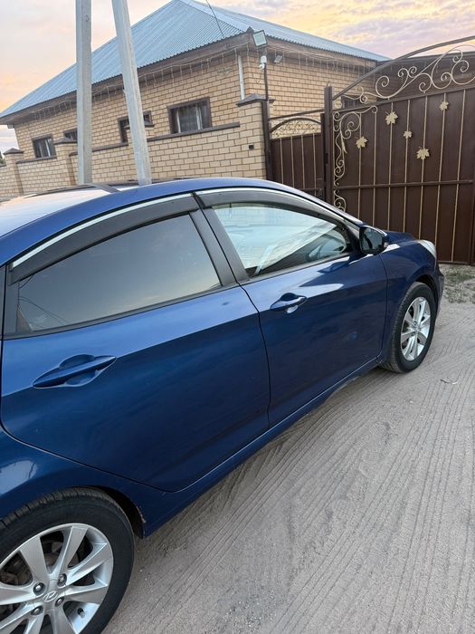 Hyundai Accent 2012 года