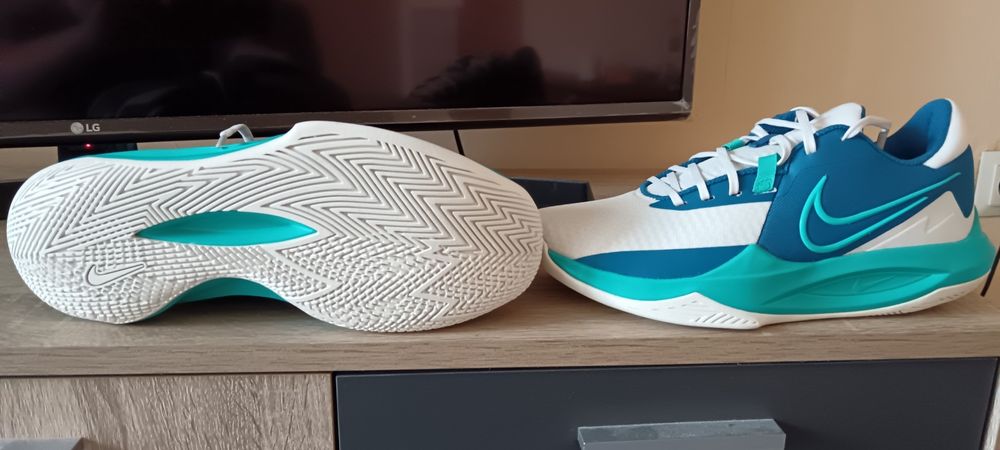 Често  чисто нови оригинални маратонки  Nike