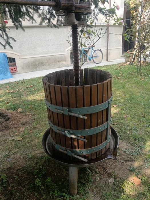 Teascuri presă pentru struguri