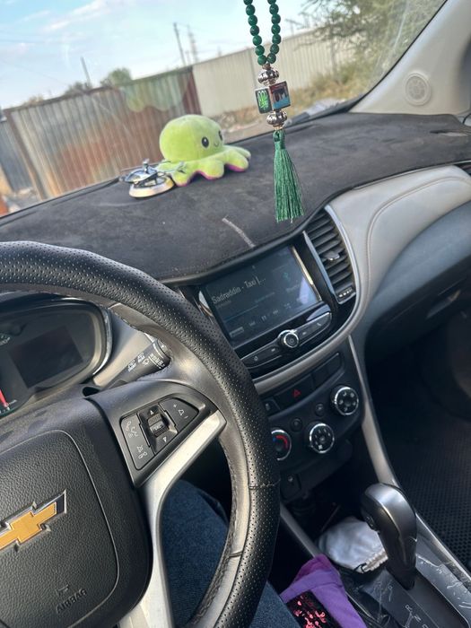 Машина chevrolet traker