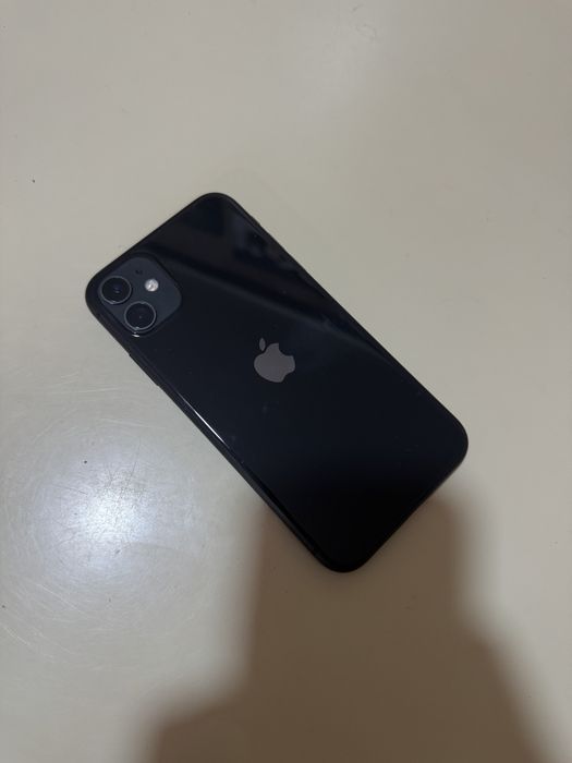 iPhone 11 в отличном состоянии