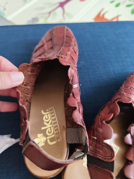 Продам фирменные босоножки!