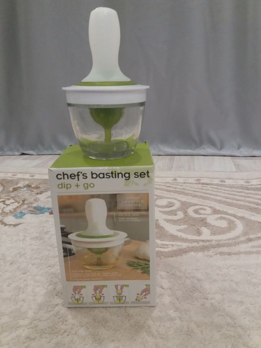 Кисточка для смачивания еды или блюд.