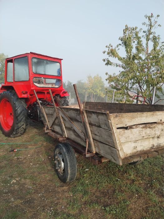Vând Tractor UTB 650