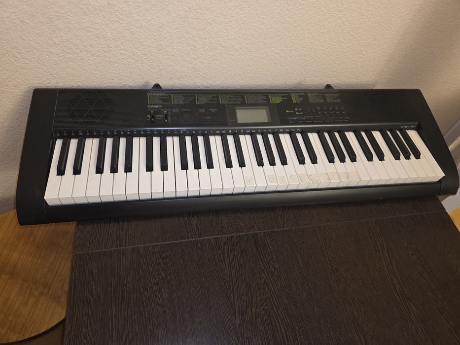 Продам синтезатор Casio