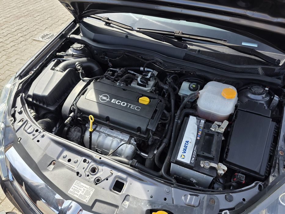 Opel Astra H - 1.6i 116CP - Xenon * Climatronic * Semi-Piele